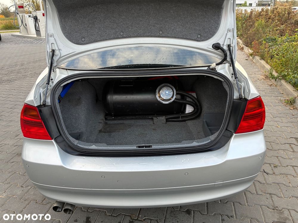 BMW Seria 3 325i - 13