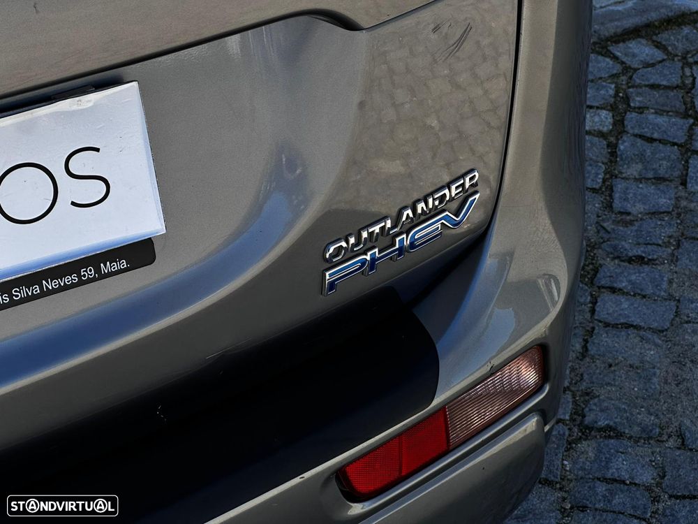 Mitsubishi Outlander 2.0 4WD - 17