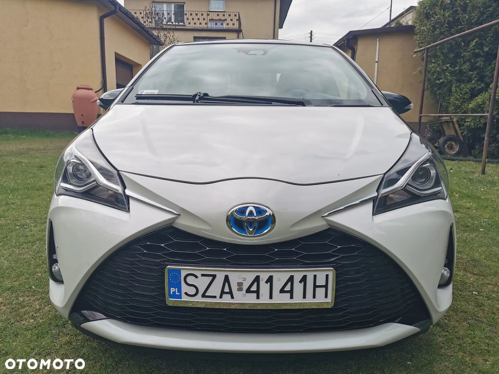 Toyota Yaris Hybrid 100 Selection - 2
