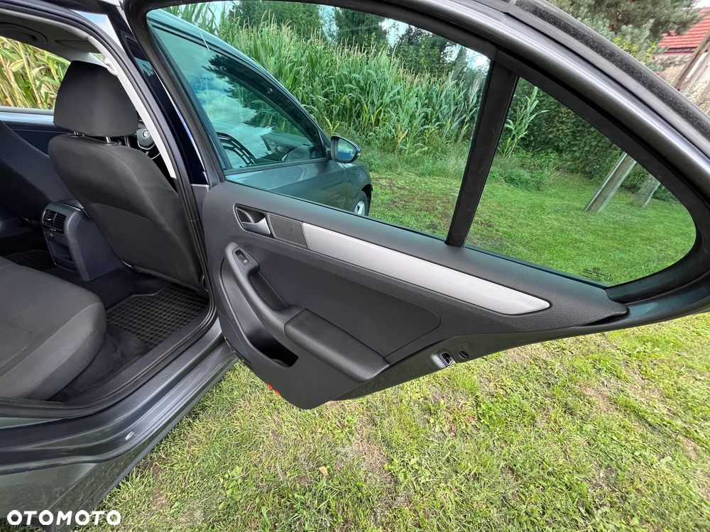 Volkswagen Jetta 1.4 TSI BMT Comfortline - 17