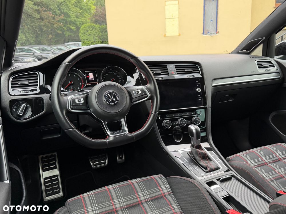 Volkswagen Golf GTI (BlueMotion Technology) DSG - 24