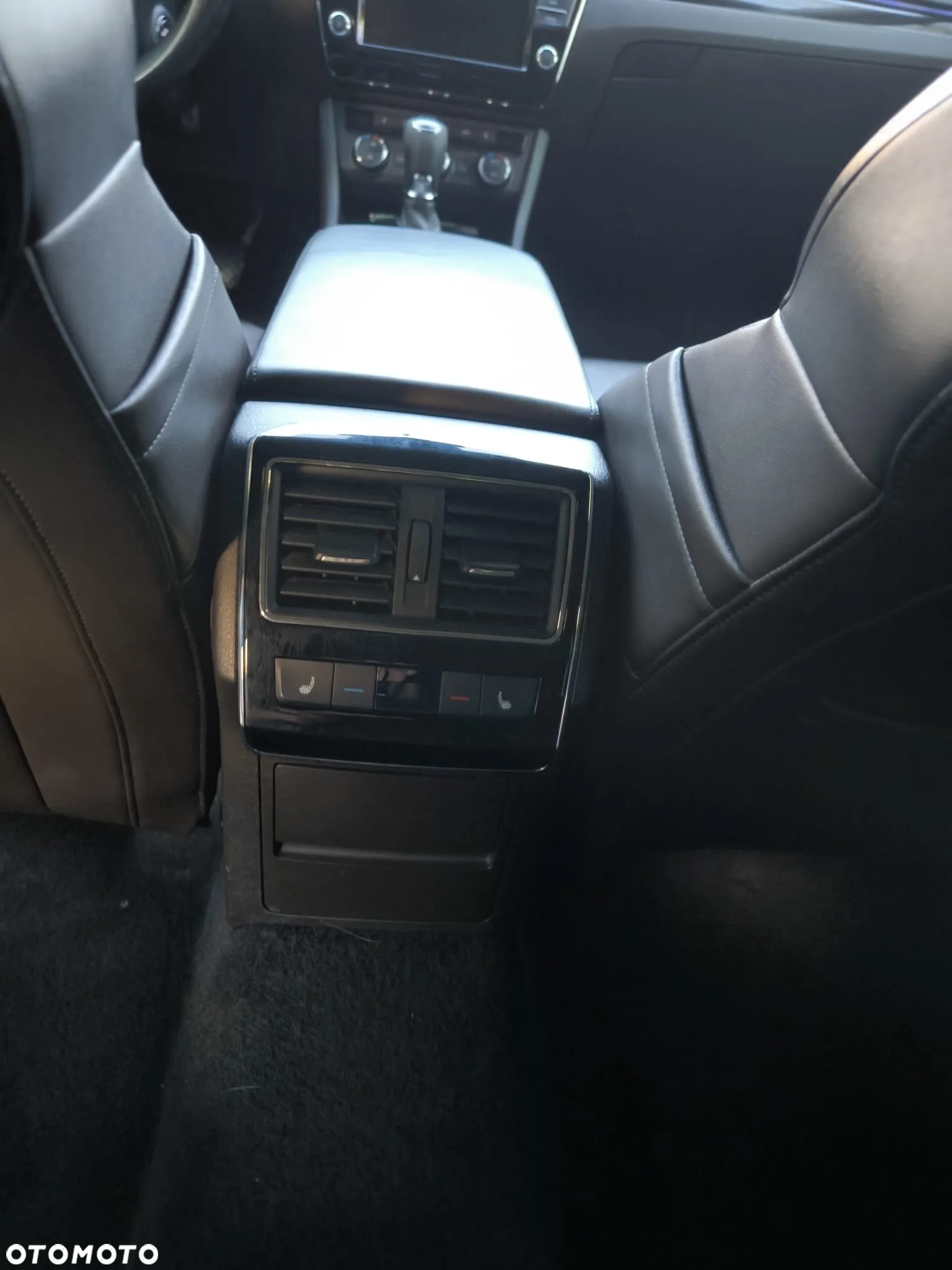 Skoda Superb 2.0 TDI 4x4 L&K DSG - 17