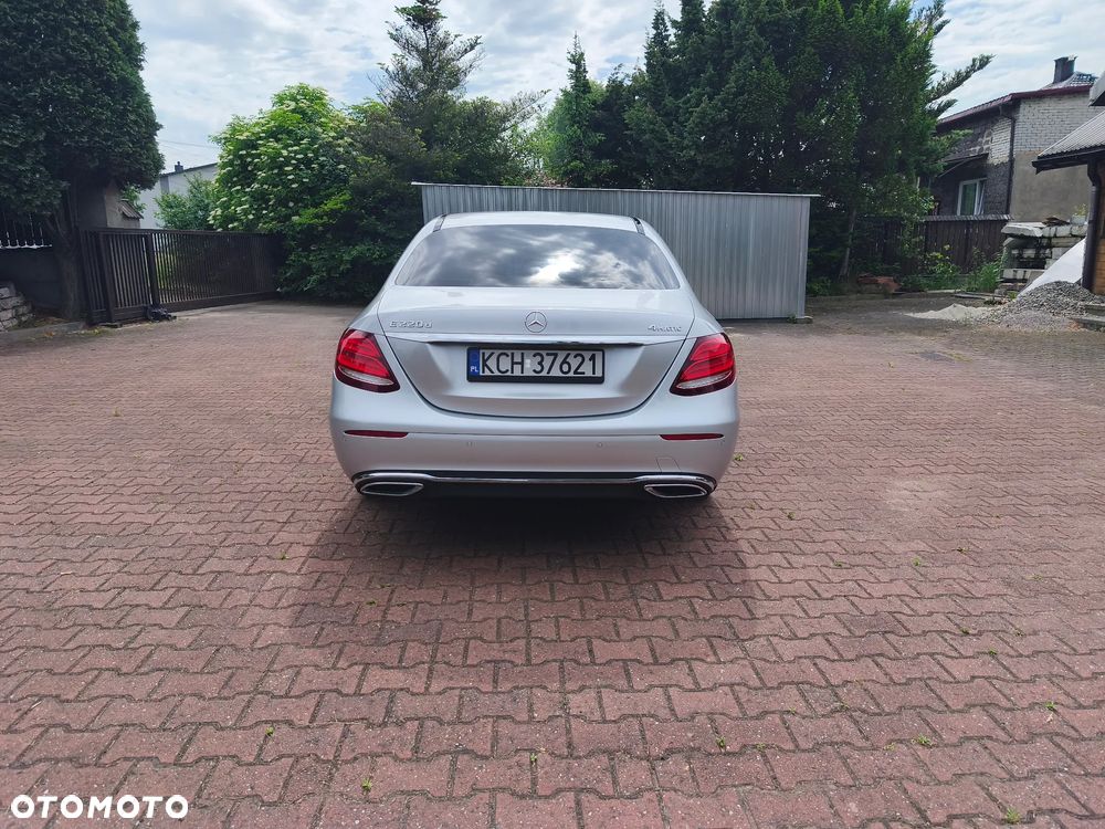 Mercedes-Benz Klasa E 220 d 4-Matic 9G-TRONIC - 4