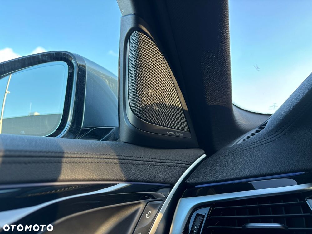 BMW Seria 5 530e iPerformance M Sport sport - 12