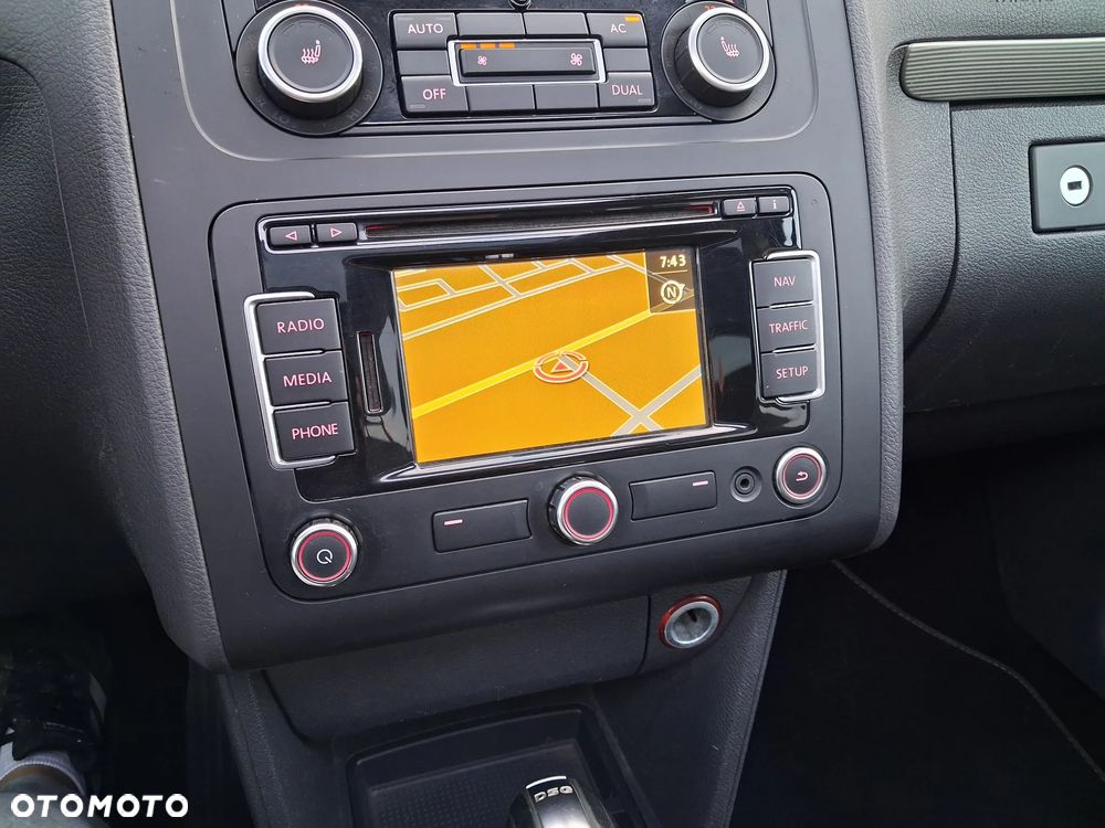 Volkswagen Touran 2.0 TDI Highline DSG - 36