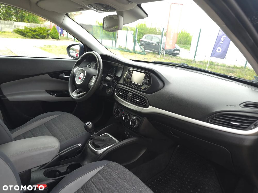 Fiat Tipo 1.6 MultiJet 16v Lounge - 15