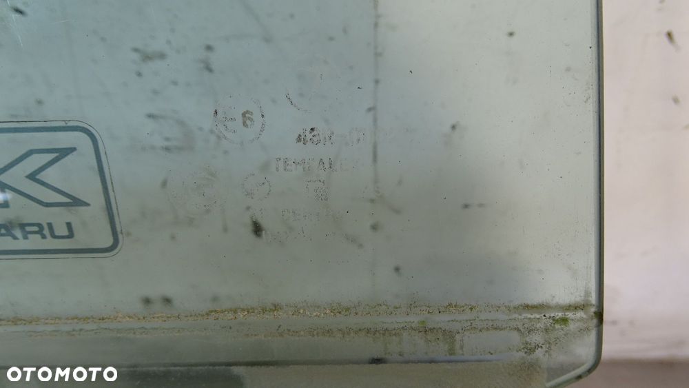 SZYBA BOCZNA LEWA TYLNA DRZWI SUBARU FORESTER I 2.0 - 2