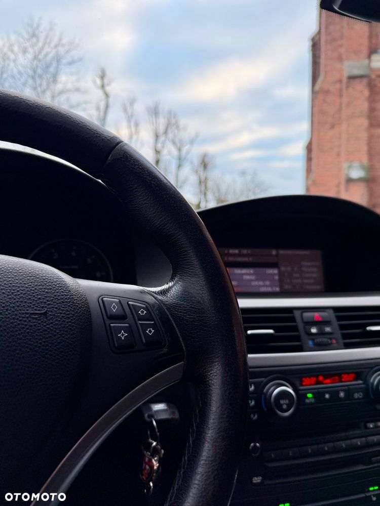 BMW Seria 3 325i - 13