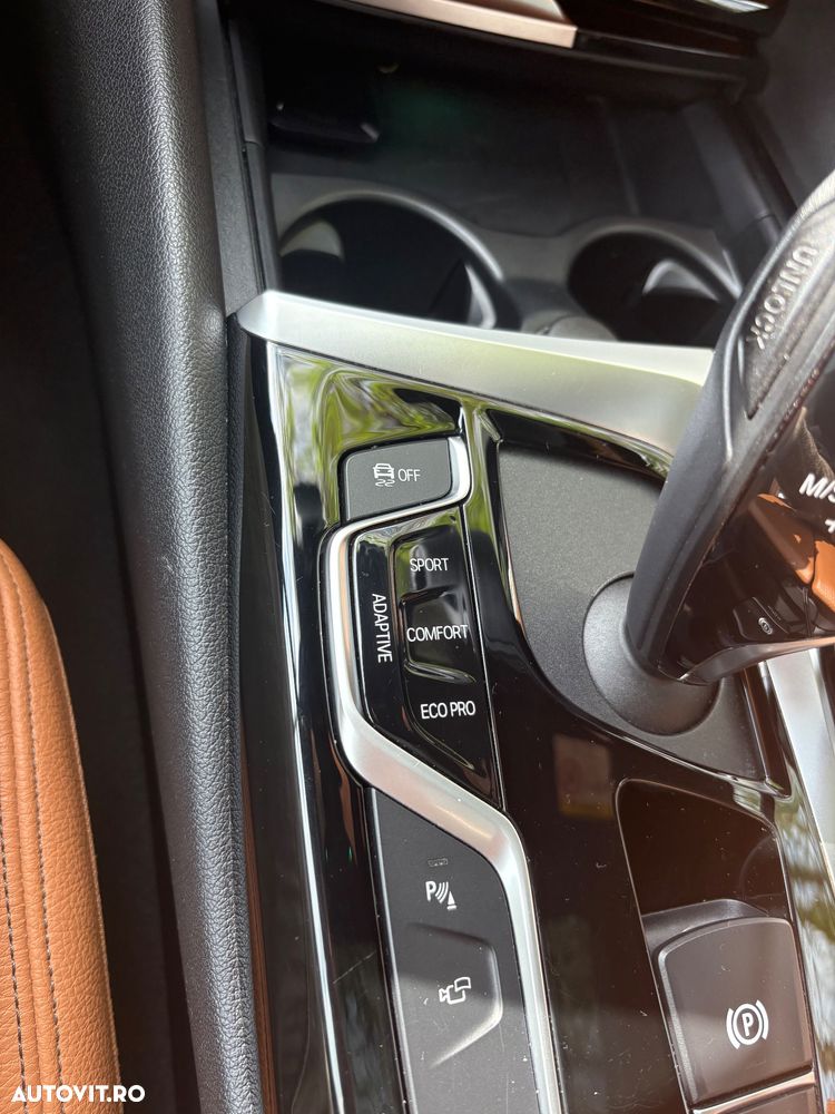 BMW Seria 5 540i xDrive AT - 13