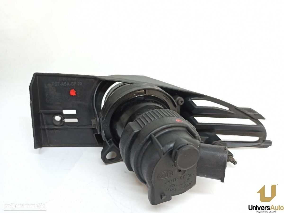 FAROL DE NEVOEIRO DIREITO BMW SERIE 7 (E65/E66) 740D - 9