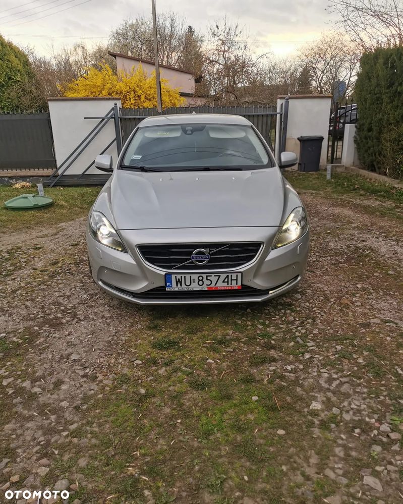 Volvo V40 D3 Momentum - 4