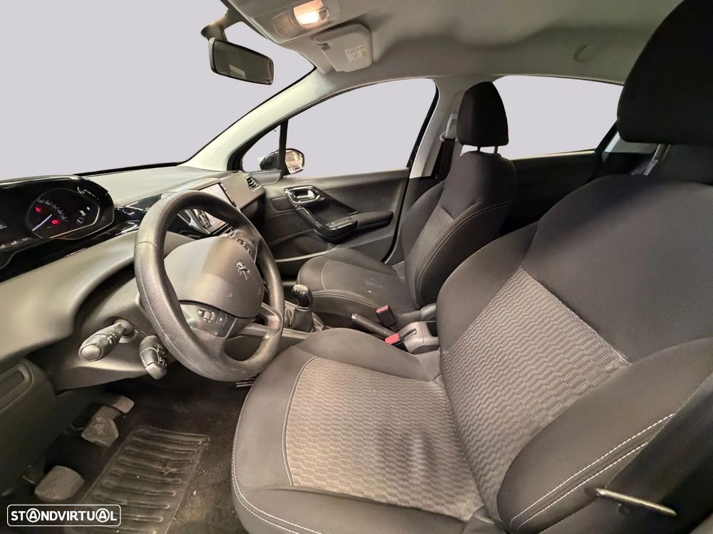 Peugeot 208 - 9