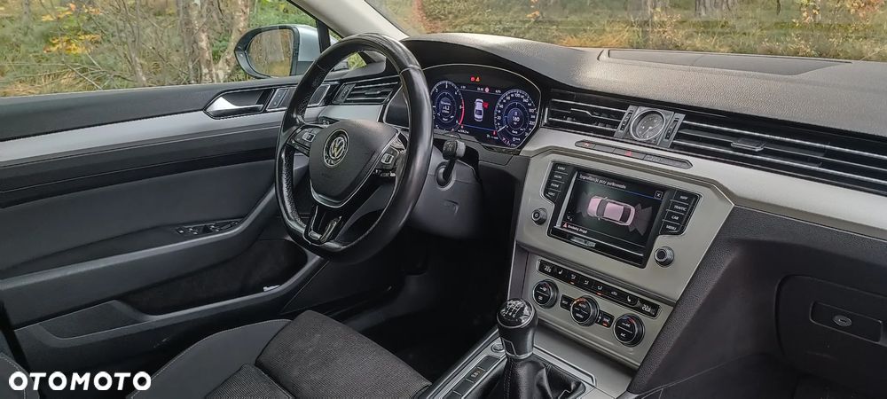Volkswagen Passat - 9