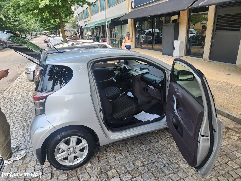 Toyota iQ 1.0 - 4
