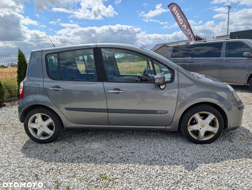 Renault Modus 1.6 16V Privilege - 9
