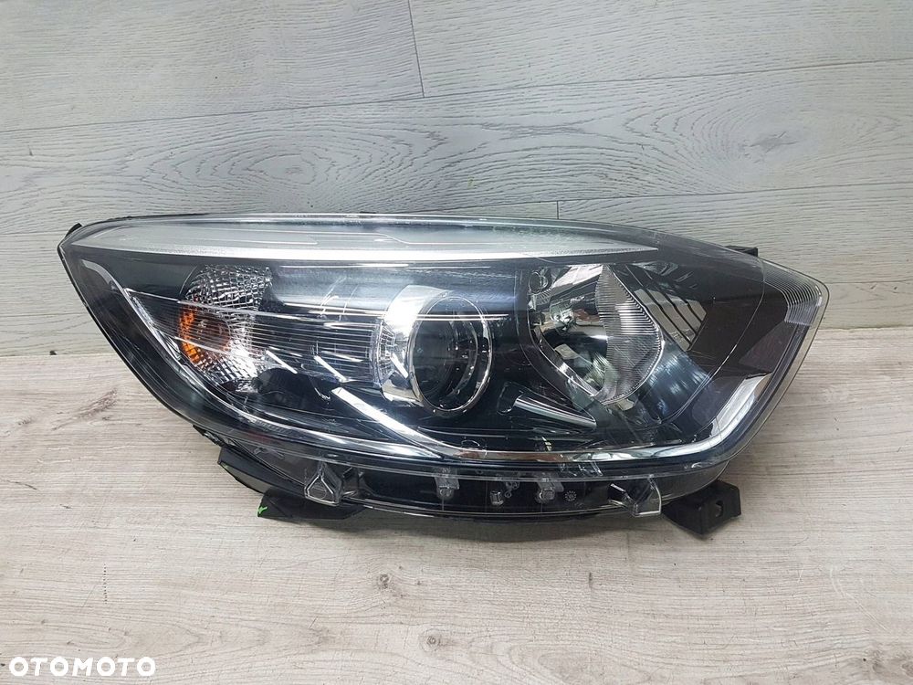 Renault Captur 2017 Przód strona prawa Lampa przednia