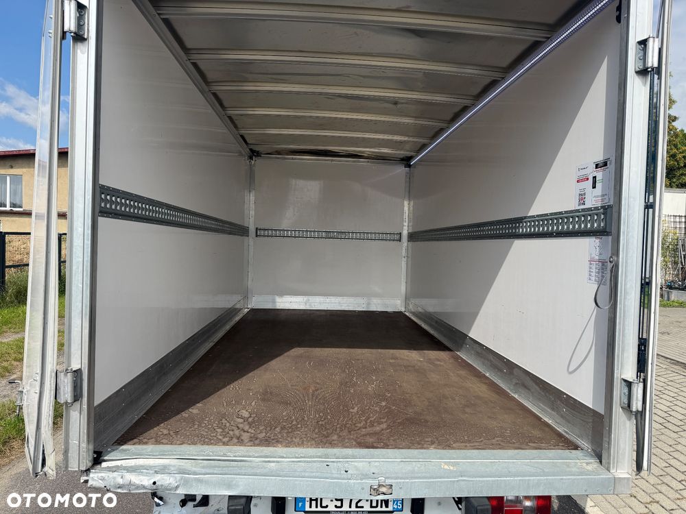 Maxus Deliver 9 - 27