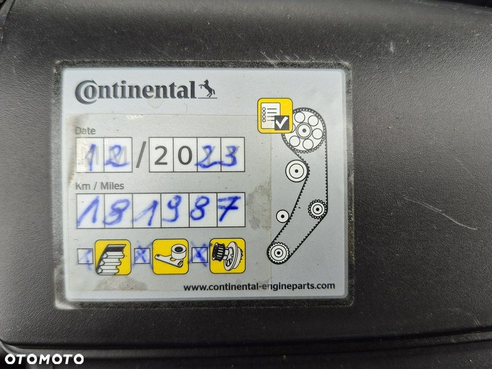 Volkswagen Passat - 34