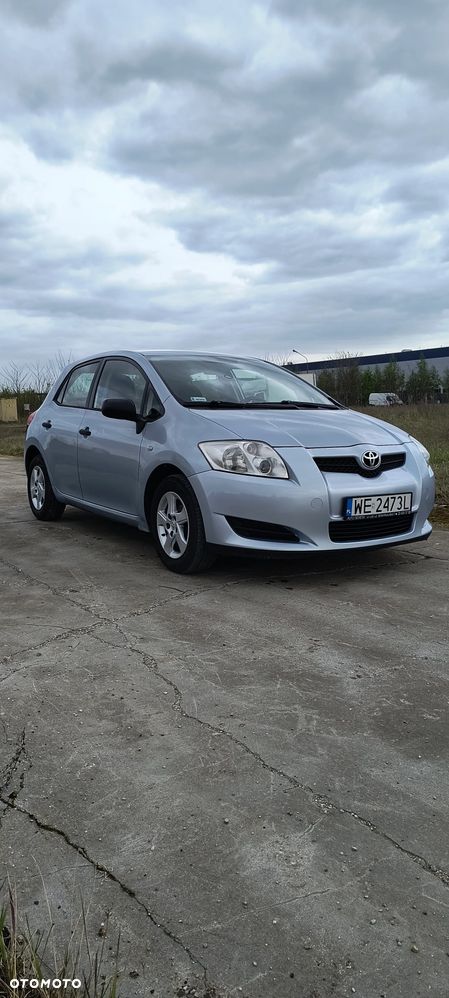 Toyota Auris 1.4 D-4D Luna - 2