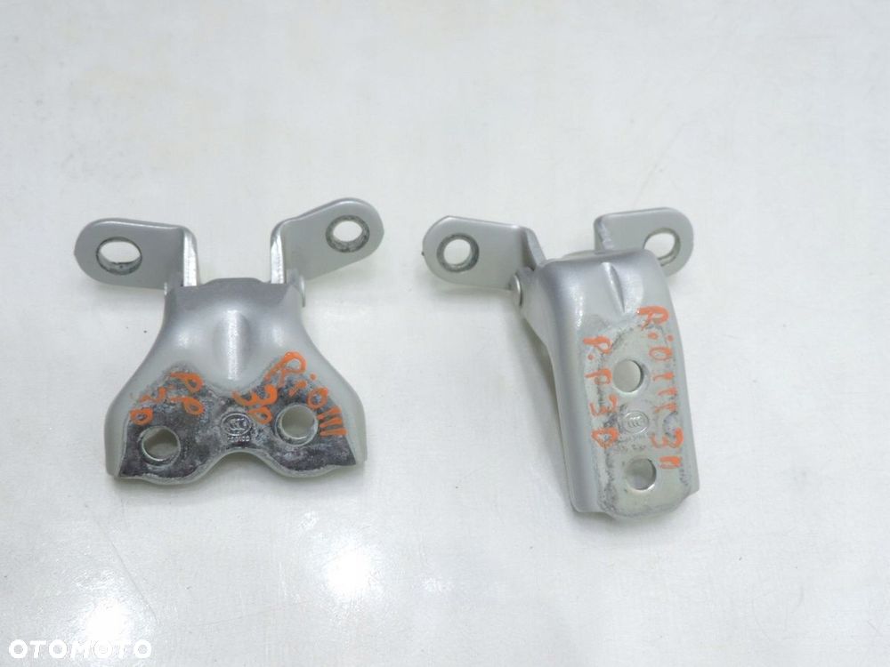 ZAWIAS ZAWIASY DRZWI PRAWE KIA RIO III 3D - 2