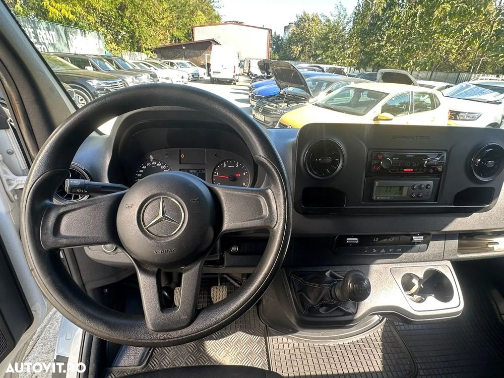 Mercedes-Benz Sprinter - 20