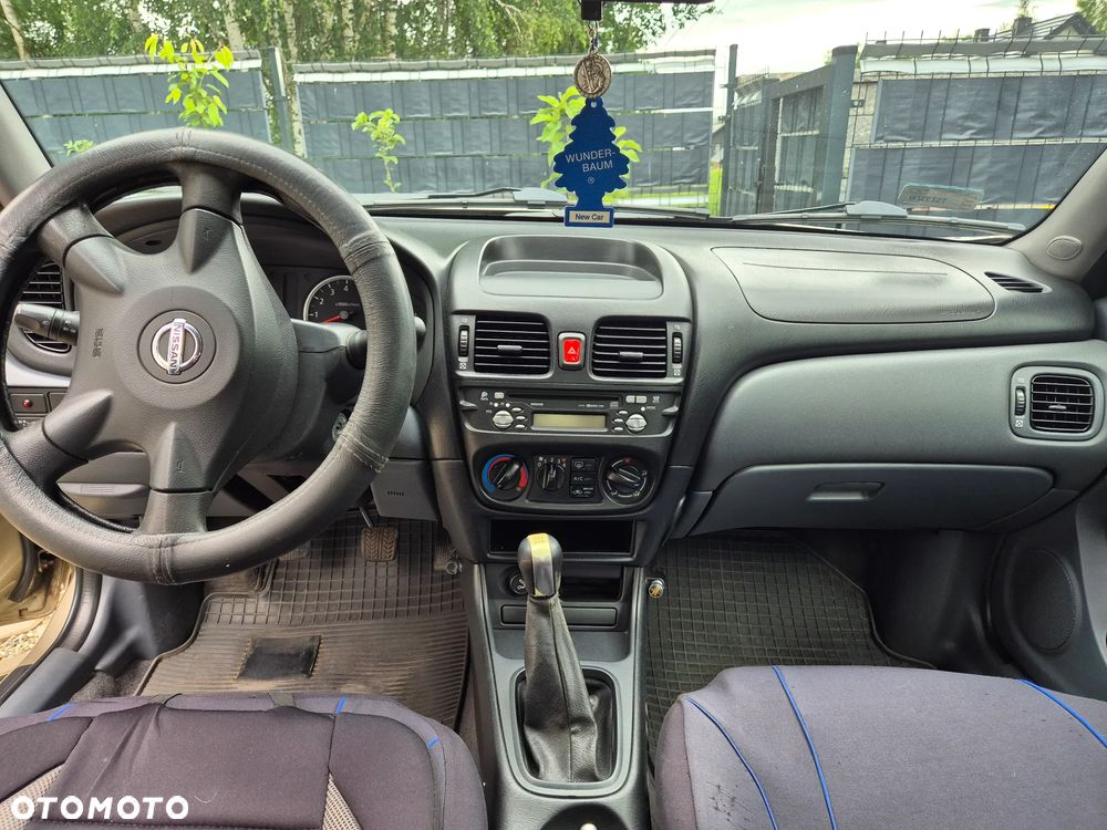 Nissan Almera 1.5 Base - 6