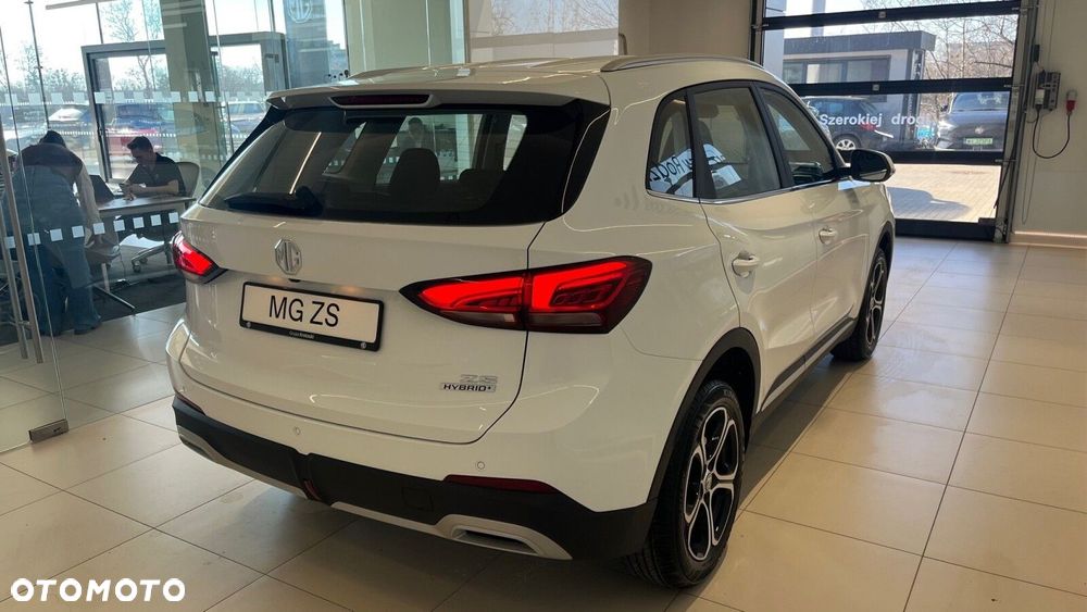 MG ZS - 16