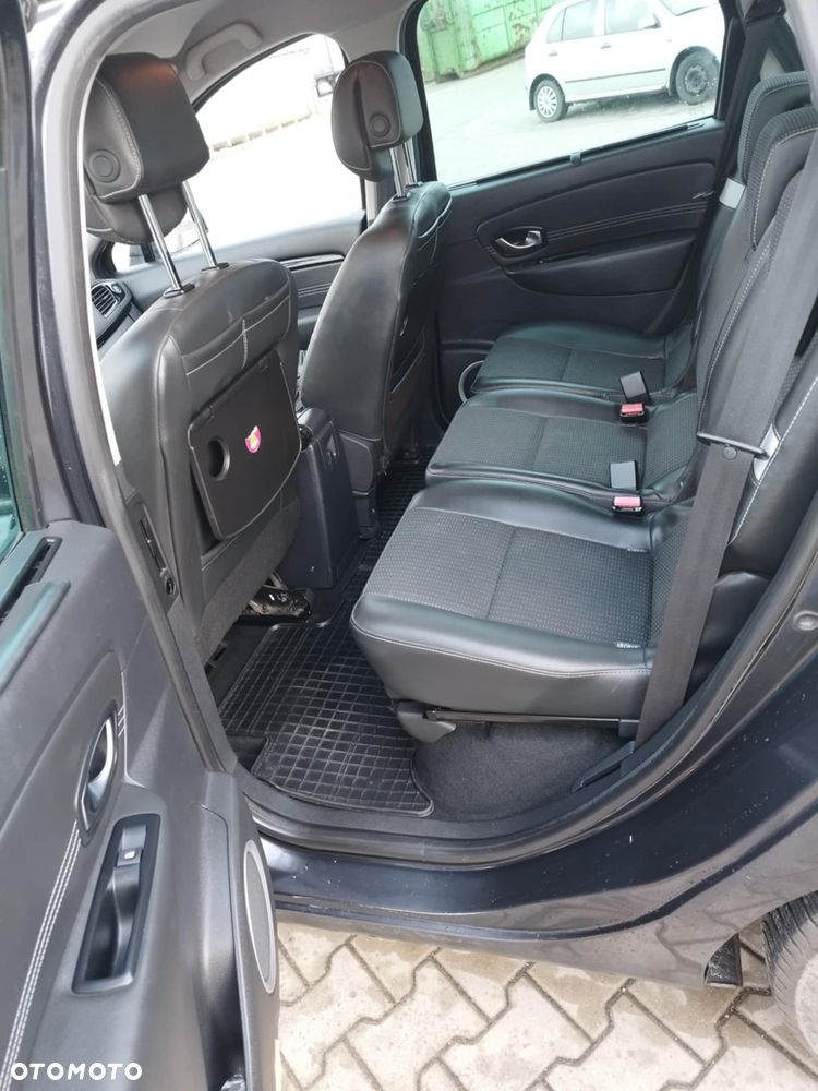Renault Scenic 1.9 dCi Bose Edition - 8