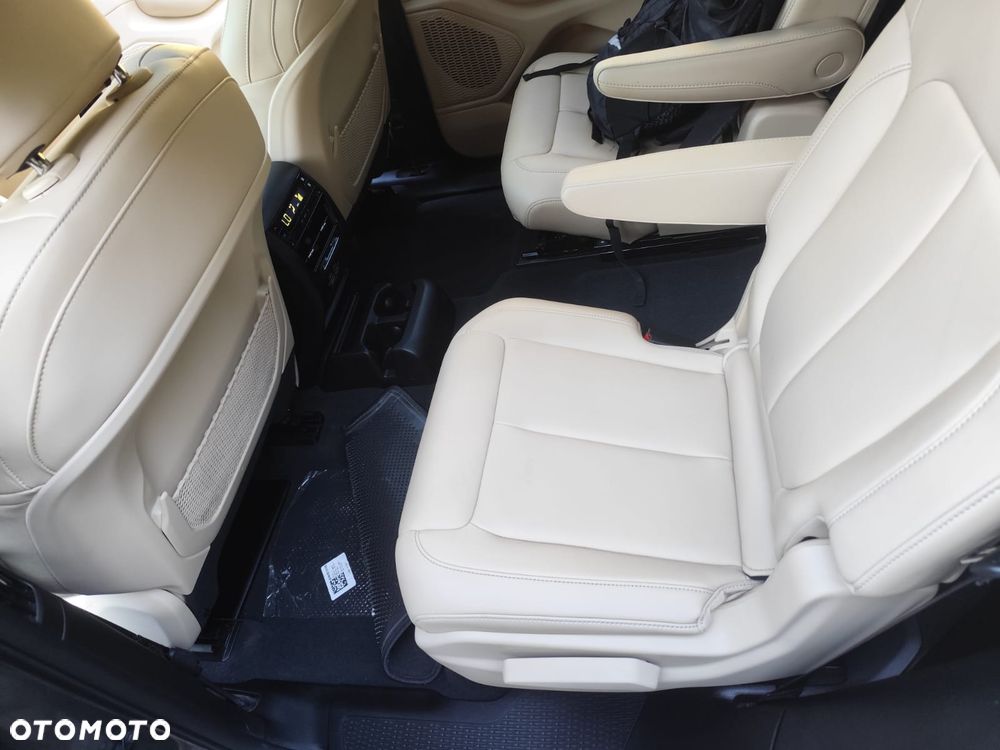 Jeep Grand Cherokee - 29