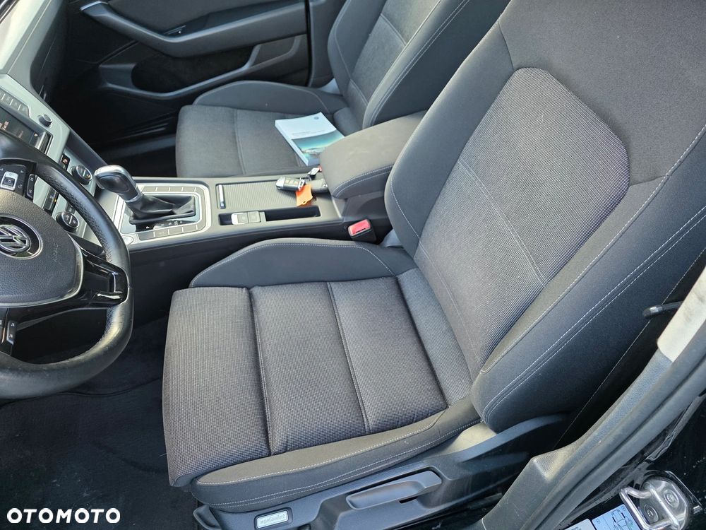 Volkswagen Passat 1.6 TDI SCR DSG Comfortline - 12