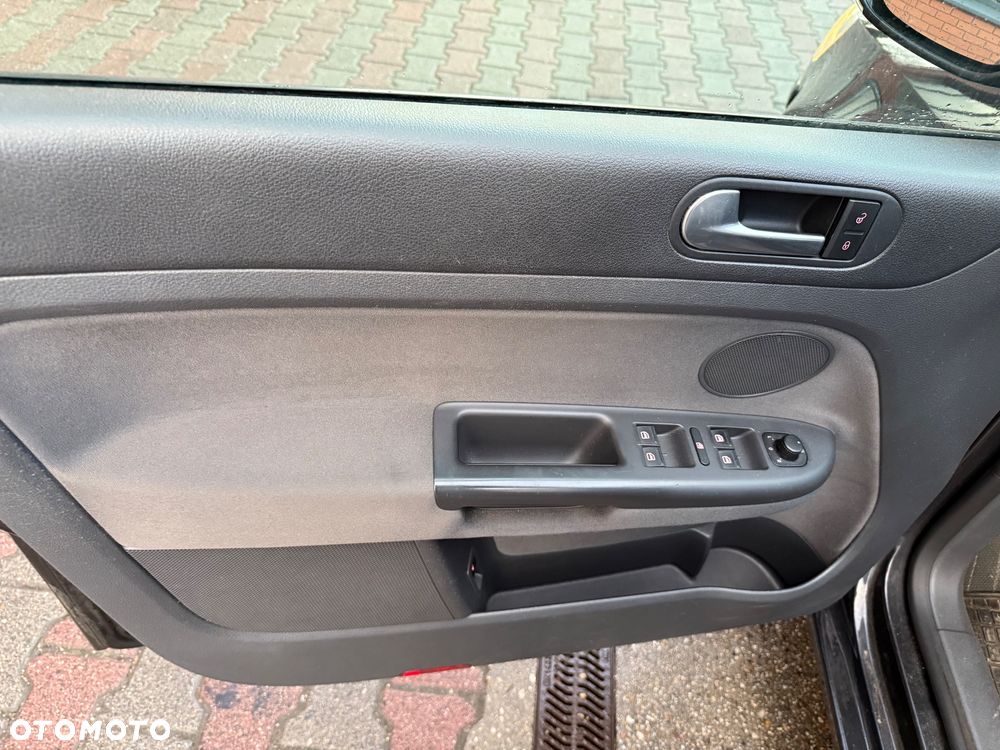 Volkswagen Golf Plus 1.9 TDI DPF United - 17