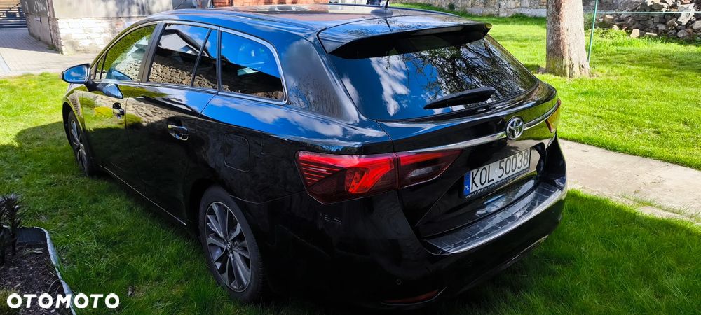 Toyota Avensis 2.0 D-4D Premium - 5