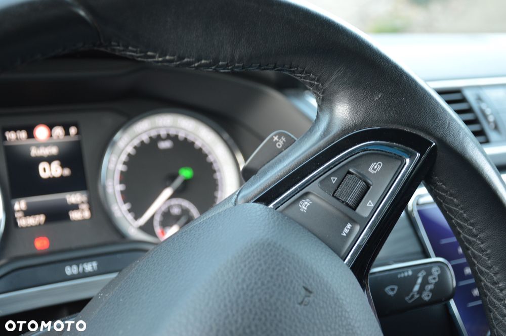 Skoda Superb 2.0 TDI SCR Sportline DSG - 31