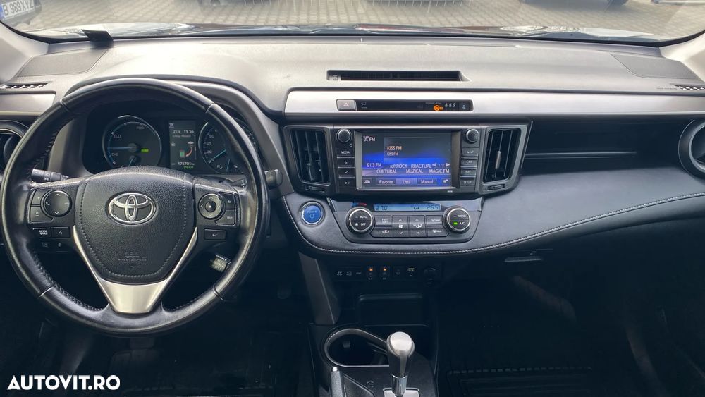 Toyota RAV4 2.5 VVT-i 4x4 Luxury - 9