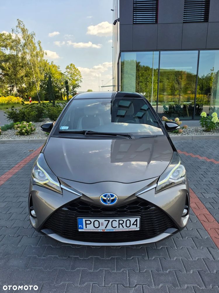 Toyota Yaris Hybrid 100 Selection Pure - 3