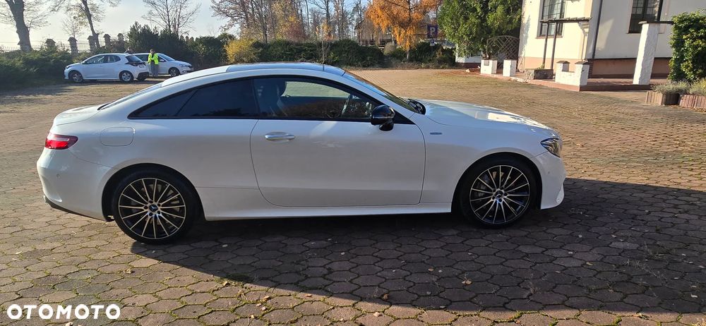 Mercedes-Benz Klasa E 400 Coupe 4-Matic 9G-TRONIC - 4
