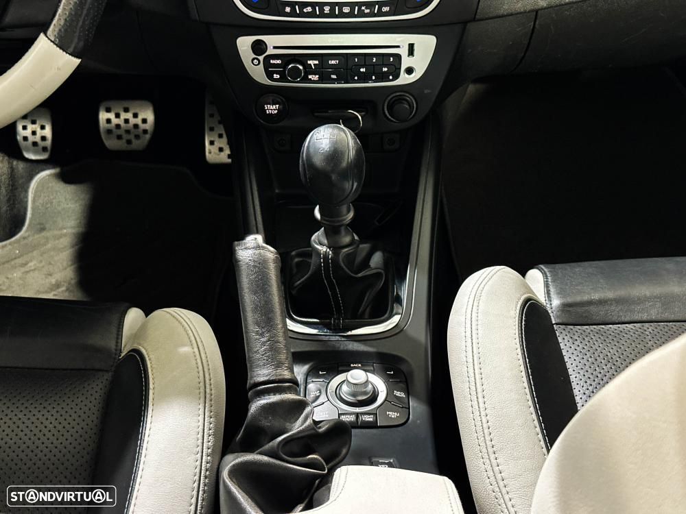 Renault Mégane Coupe 2.0 dCi Dyn. S - 24