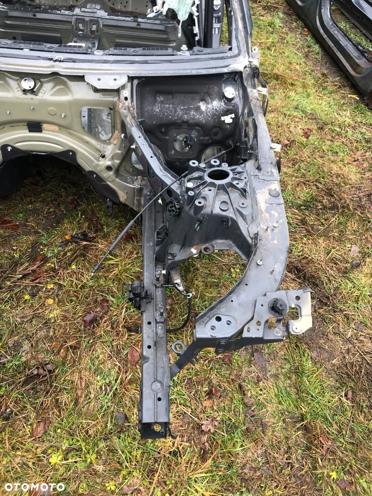 KAROSERIA Z DOKUMENTAMI BMW 3 G21 320d - 3