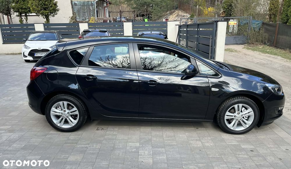 Opel Astra 1.6 Enjoy - 22