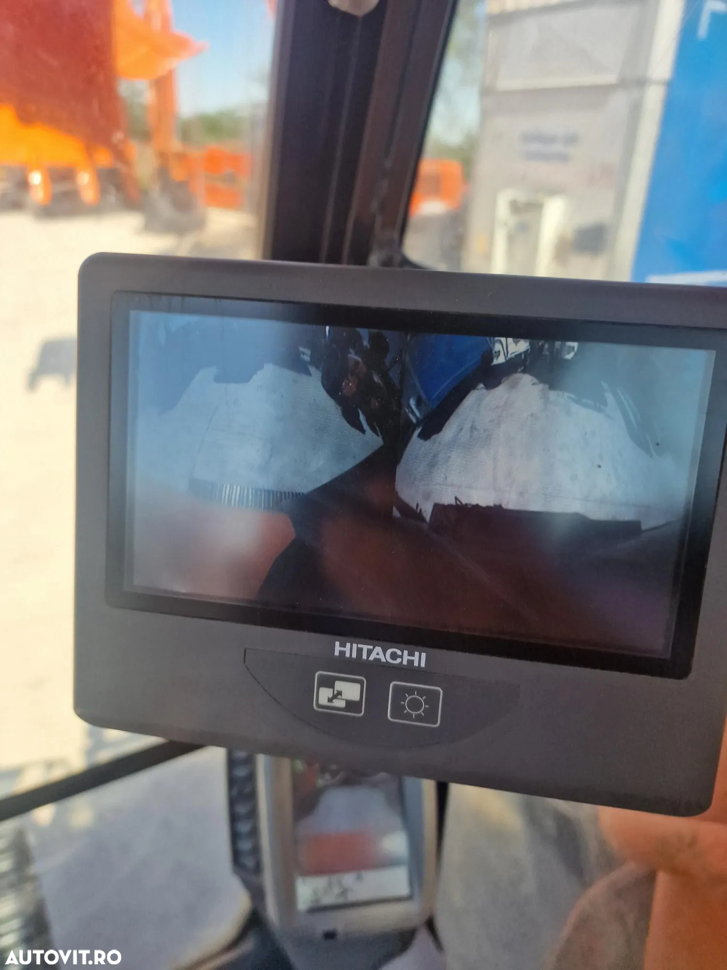 Hitachi ZX300, 32t, Cupa NOUA 1,8mc, 2018, 8.786h, Gresare automata, Inst picon, 3 pompe hidr HITACHI, Camera spate, Camere laterale, consum mediu 15l/h, Stare foarte buna, posibilitate leasing 3 ani-PROMOTIE 87.900 EUR+tva - 9