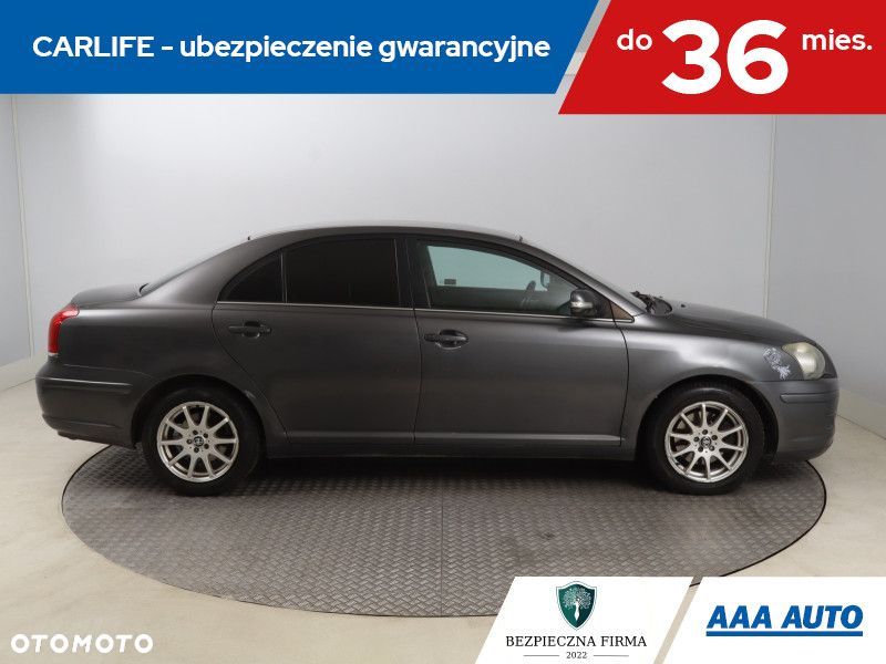 Toyota Avensis - 8