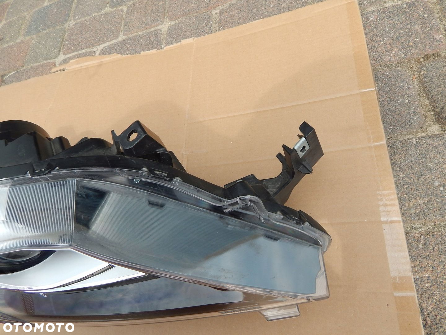 LAMPA PRAW MITSUBISHI ECLIPS CROOS FULL LED - 3