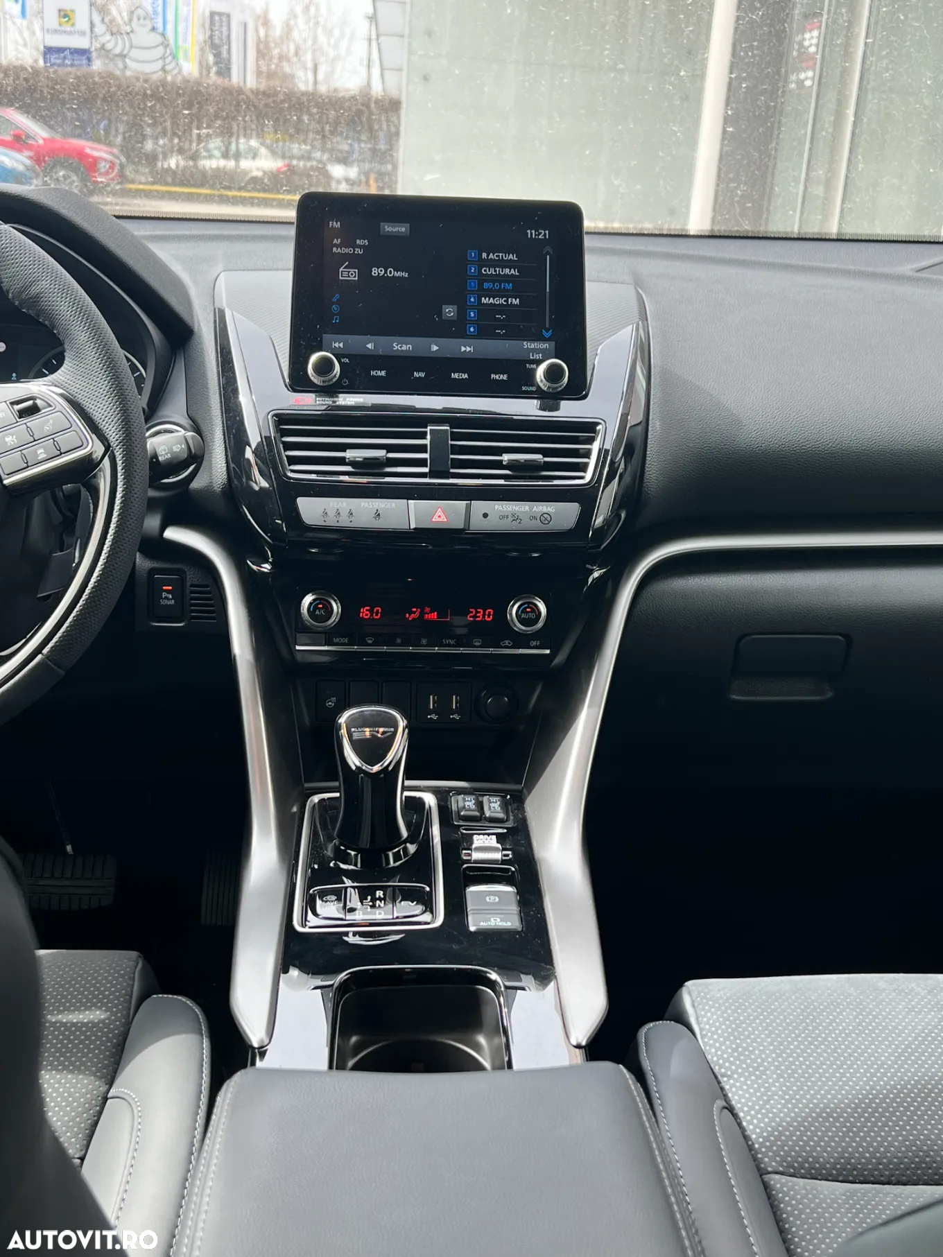 Mitsubishi Eclipse-Cross PHEV Intense+ Black - 4