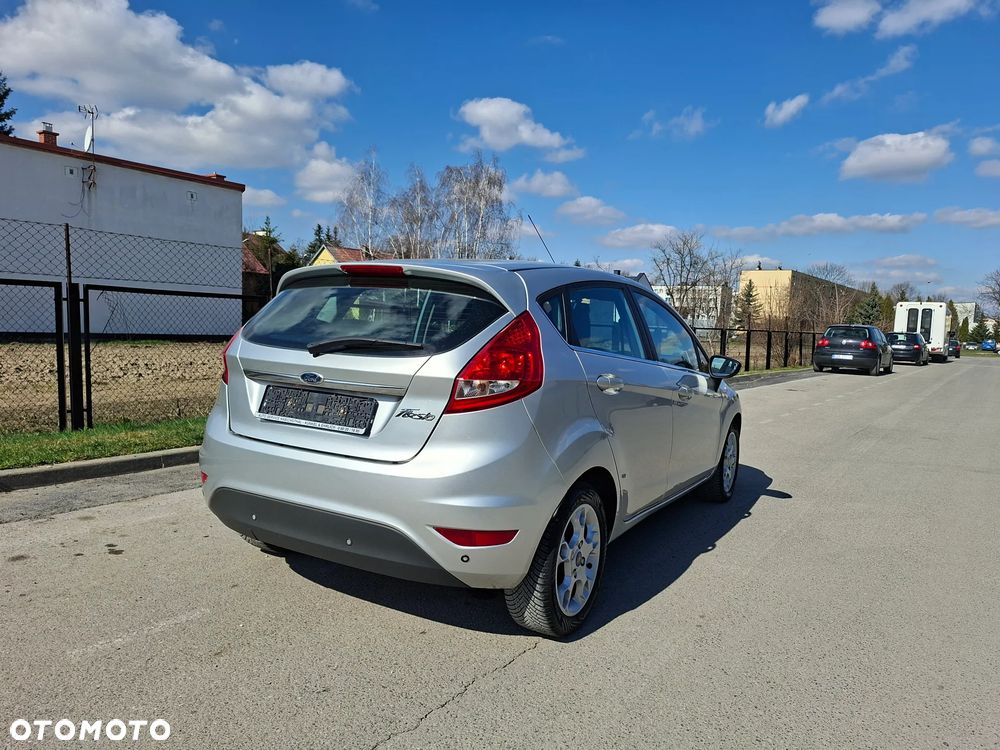 Ford Fiesta 1.4 Autom Trend - 8
