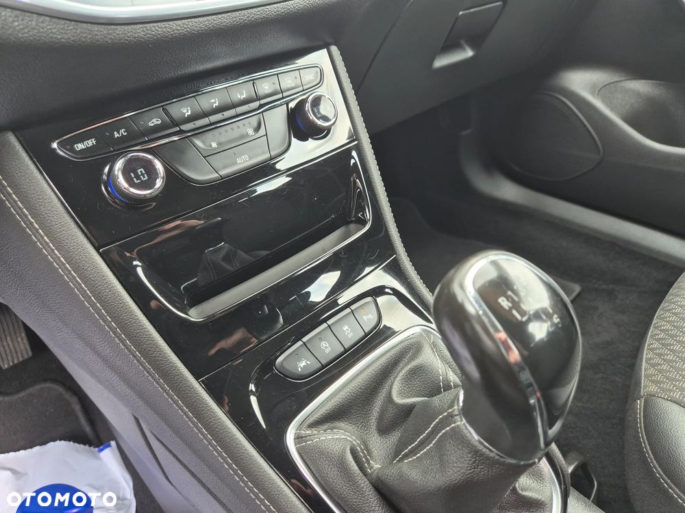 Opel Astra 1.4 Turbo Start/Stop Innovation - 38