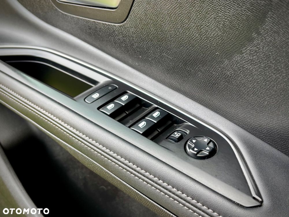 Peugeot 5008 1.5 BlueHDi Allure S&S EAT8 - 25