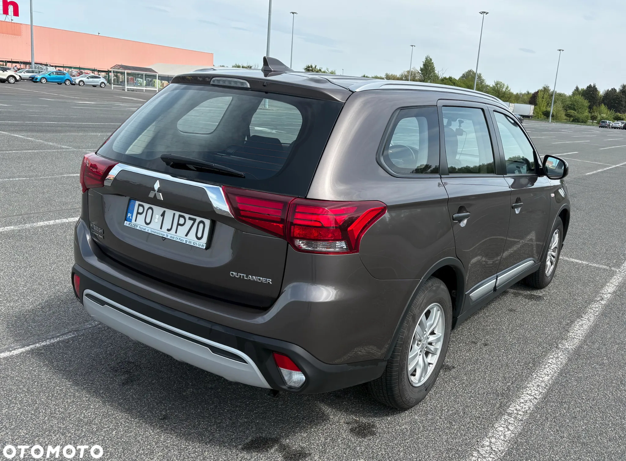 Mitsubishi Outlander 2.0 Invite + 2WD - 2