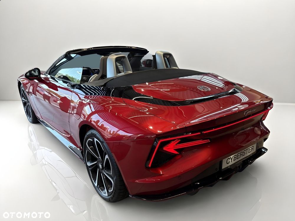MG Cyberster 77kWh AWD Czarny Dach - 8
