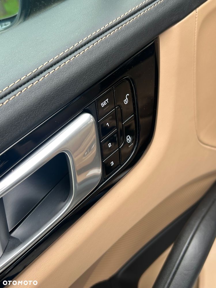 Porsche Cayenne S - 21