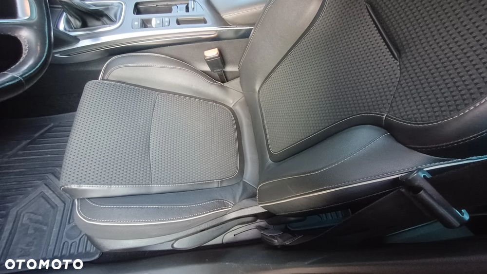 Renault Megane ENERGY dCi 130 Start & Stop Bose Edition - 10